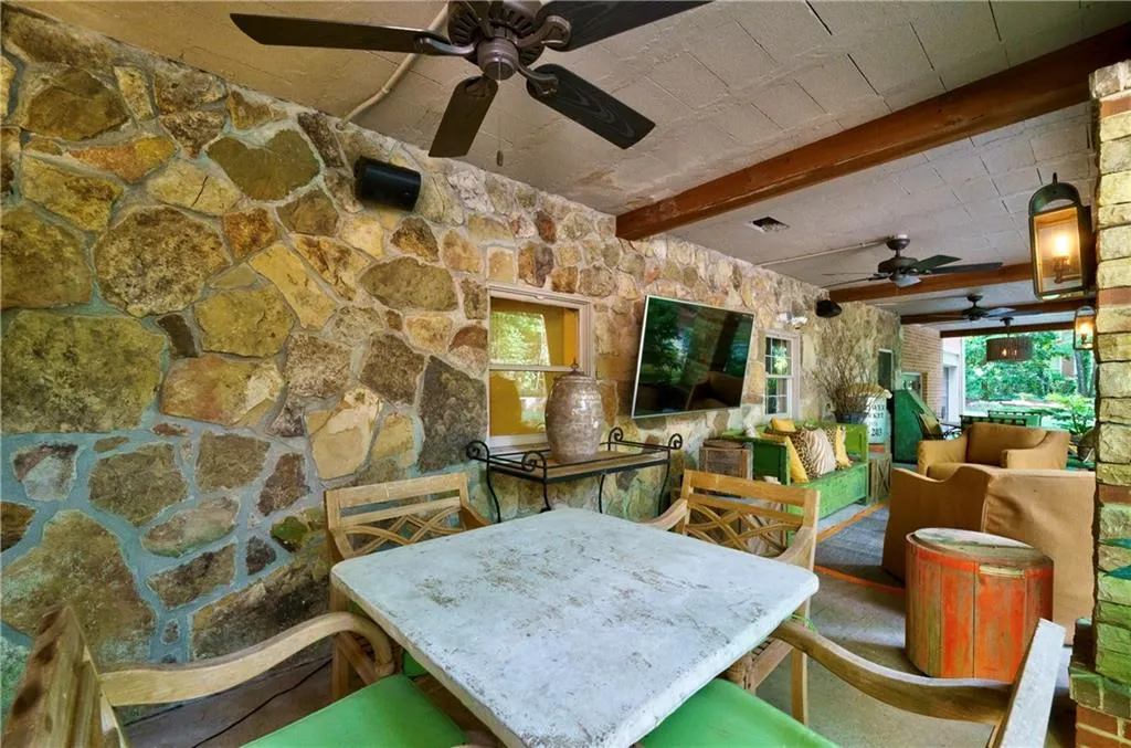 1000 Hightower Trail, Sandy Springs, Georgia 30350, 5 Bedrooms Bedrooms, ,5 BathroomsBathrooms,Residential,Sold,1000 Hightower Trail,7038303