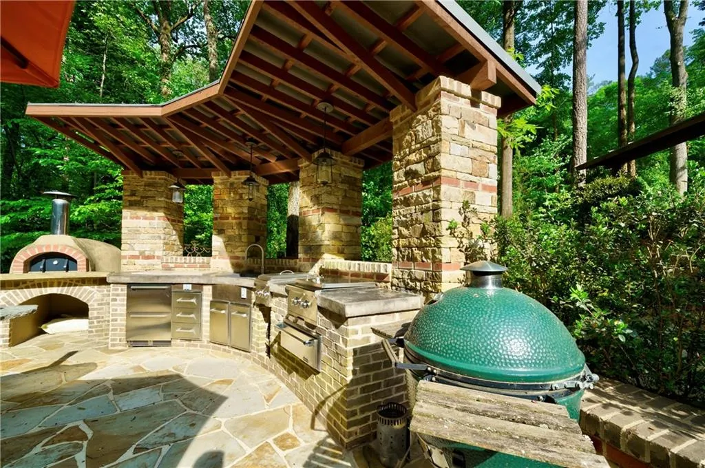 1000 Hightower Trail, Sandy Springs, Georgia 30350, 5 Bedrooms Bedrooms, ,5 BathroomsBathrooms,Residential,Sold,1000 Hightower Trail,7038303