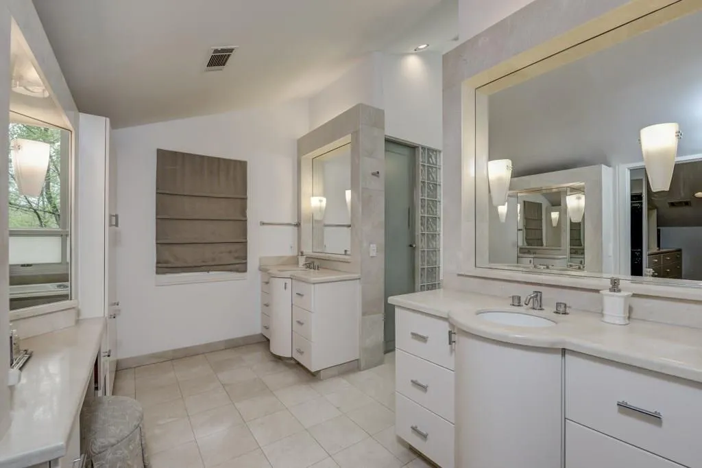 7305 Chattahoochee Bluff Drive, Sandy Springs, Georgia 30350, 6 Bedrooms Bedrooms, ,5 BathroomsBathrooms,Residential,Sold,7305 Chattahoochee Bluff Drive,5830149