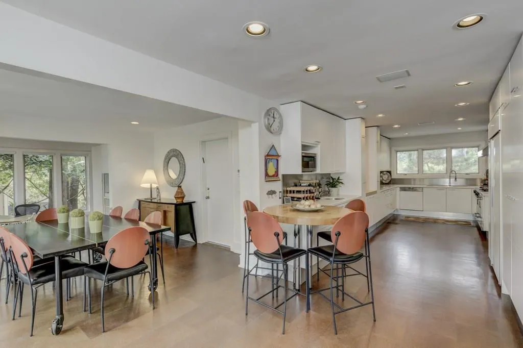 7305 Chattahoochee Bluff Drive, Sandy Springs, Georgia 30350, 6 Bedrooms Bedrooms, ,5 BathroomsBathrooms,Residential,Sold,7305 Chattahoochee Bluff Drive,5830149