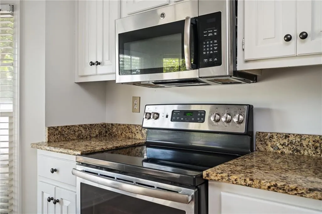 730 Towergate Place, Sandy Springs, Georgia 30350, 2 Bedrooms Bedrooms, ,2 BathroomsBathrooms,Residential,Sold,730 Towergate Place,7427492