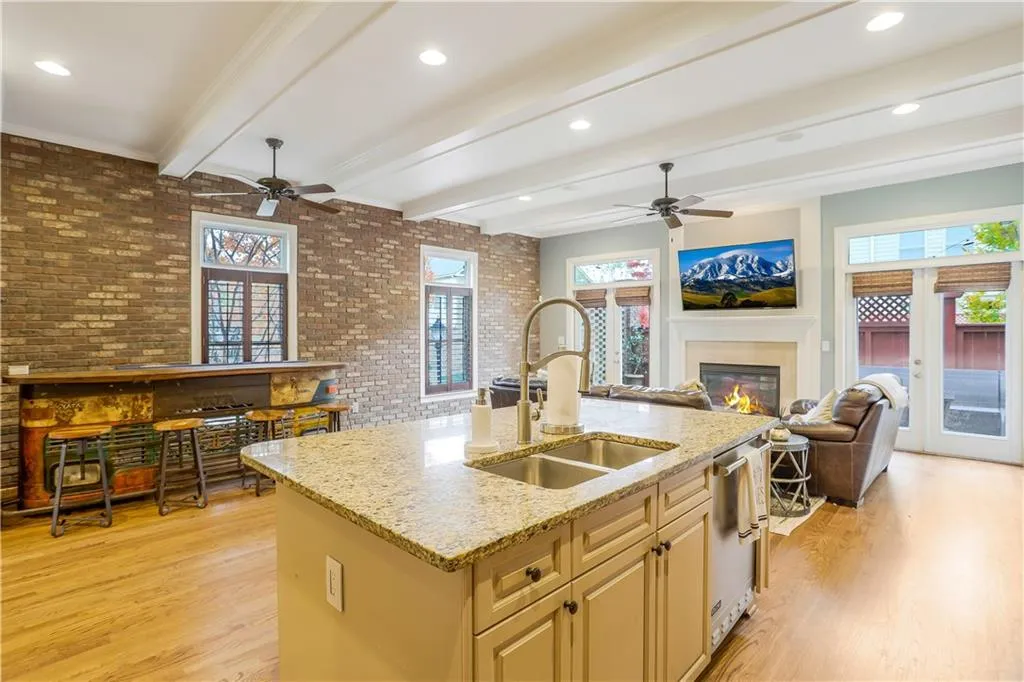 685 Lockton Place, Atlanta, Georgia 30342, 4 Bedrooms Bedrooms, ,4 BathroomsBathrooms,Residential,Sold,685 Lockton Place,6971882