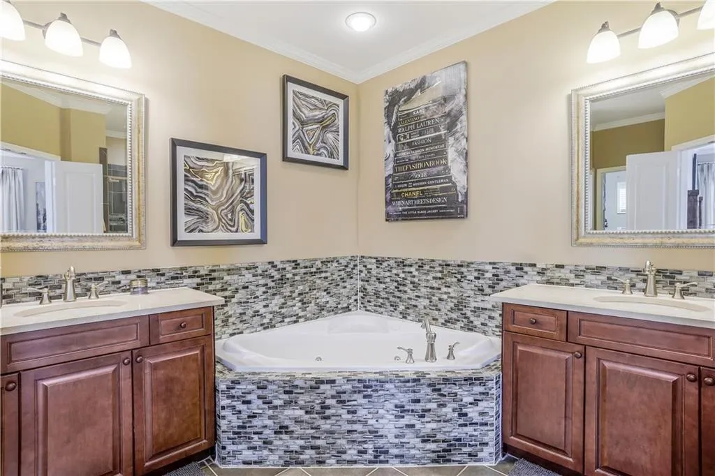 685 Lockton Place, Atlanta, Georgia 30342, 4 Bedrooms Bedrooms, ,4 BathroomsBathrooms,Residential,Sold,685 Lockton Place,6971882