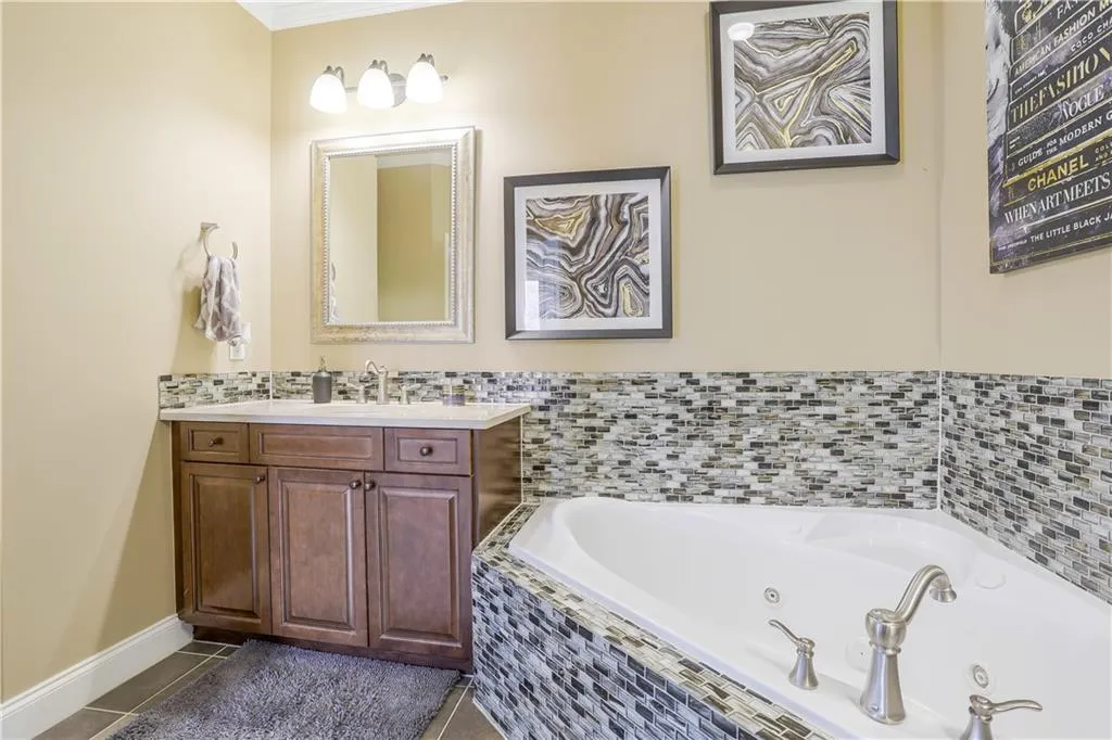 685 Lockton Place, Atlanta, Georgia 30342, 4 Bedrooms Bedrooms, ,4 BathroomsBathrooms,Residential,Sold,685 Lockton Place,6971882