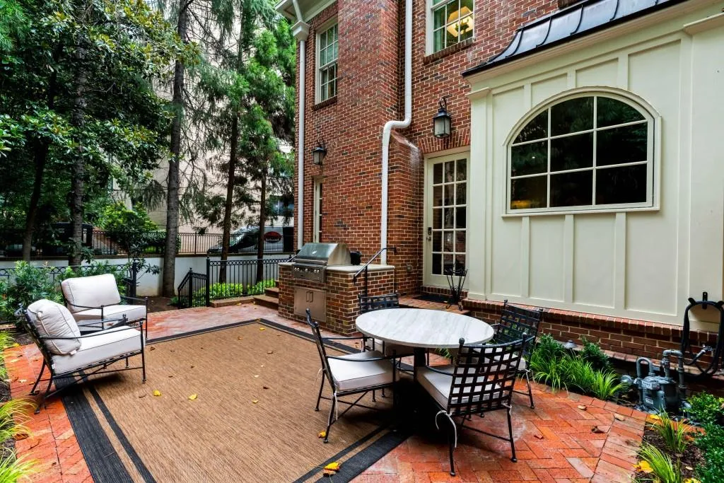 39 W Wesley Road Nw Unit 5, Atlanta, Georgia 30305, 4 Bedrooms Bedrooms, ,4 BathroomsBathrooms,Residential,For Sale,39 W Wesley Road Nw Unit 5,7626687