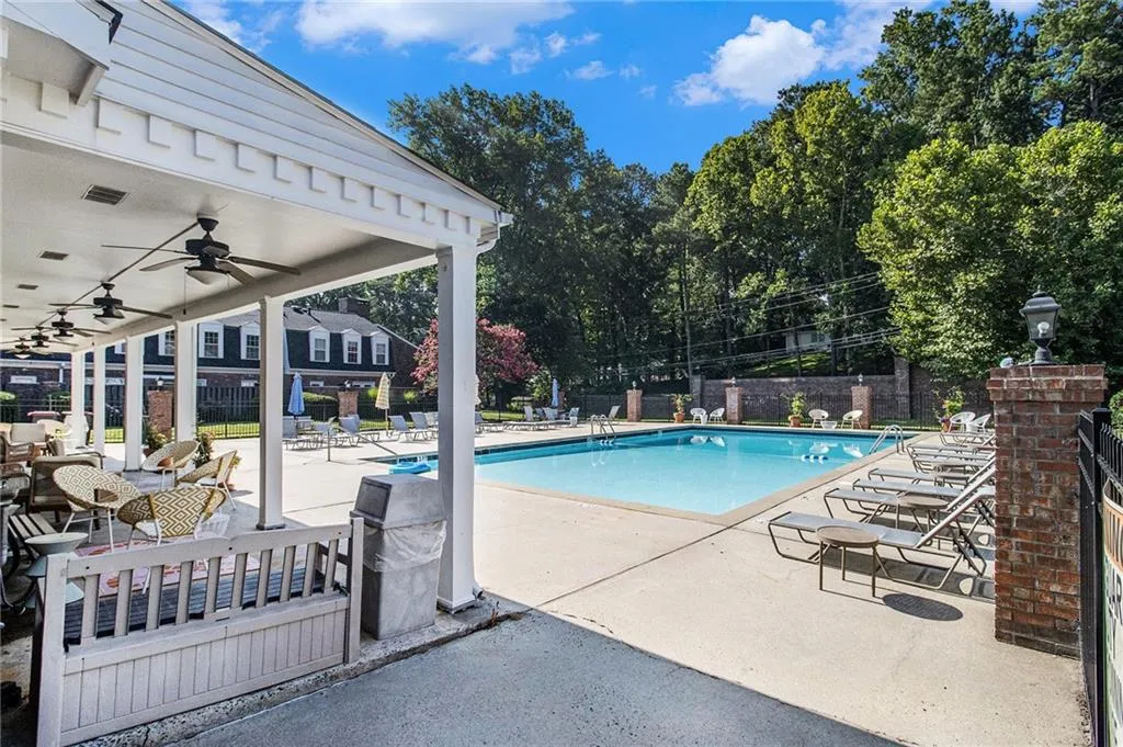 10 Newport Place Nw, Atlanta, Georgia 30318, 2 Bedrooms Bedrooms, ,2 BathroomsBathrooms,Residential,For Sale,10 Newport Place Nw,7608278