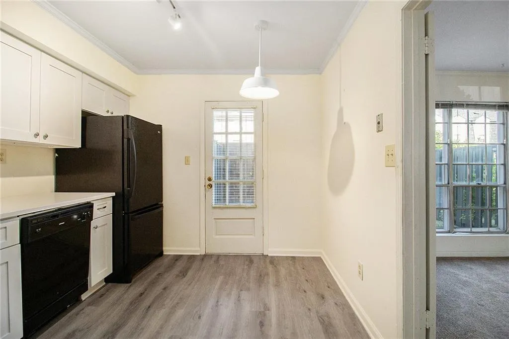 10 Newport Place Nw, Atlanta, Georgia 30318, 2 Bedrooms Bedrooms, ,2 BathroomsBathrooms,Residential,For Sale,10 Newport Place Nw,7608278