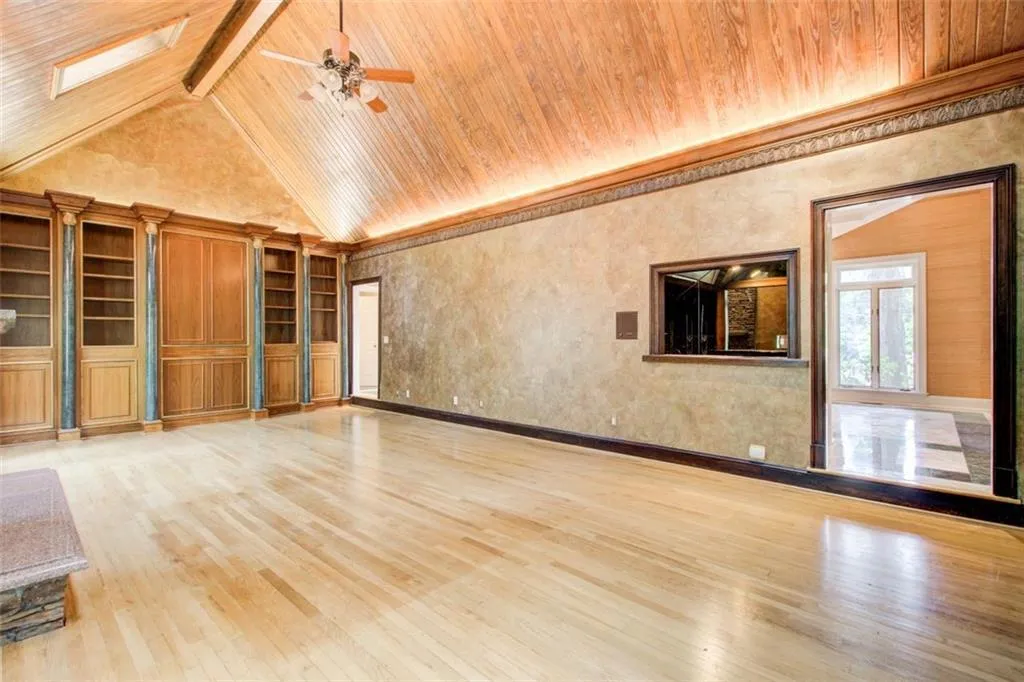305 Heards Ferry Road, Atlanta, Georgia 30328, 4 Bedrooms Bedrooms, ,5 BathroomsBathrooms,Residential,Sold,305 Heards Ferry Road,7557014