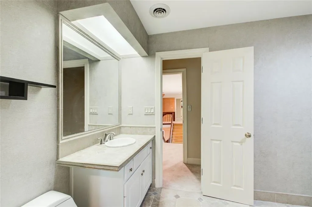 305 Heards Ferry Road, Atlanta, Georgia 30328, 4 Bedrooms Bedrooms, ,5 BathroomsBathrooms,Residential,Sold,305 Heards Ferry Road,7557014