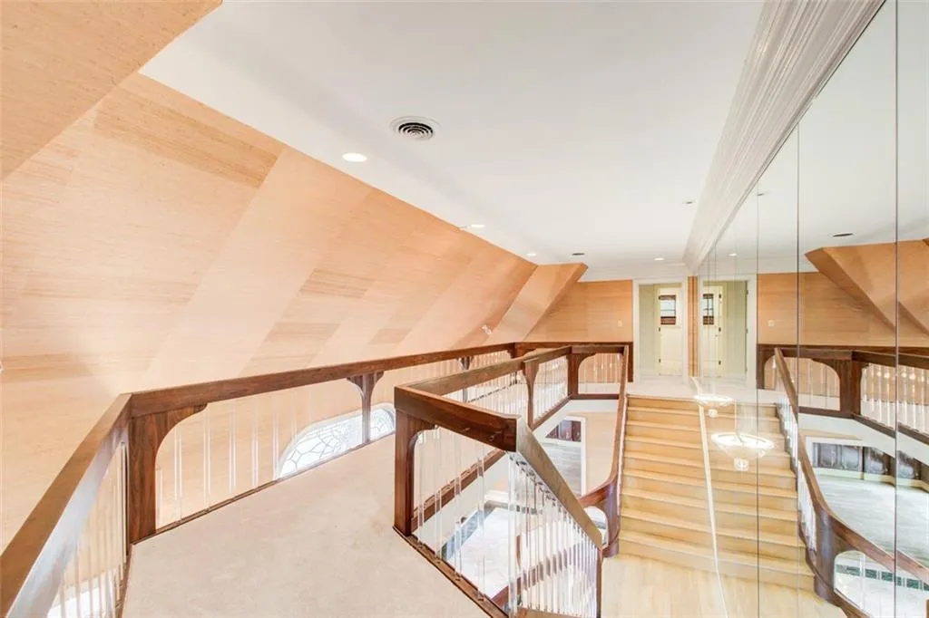 305 Heards Ferry Road, Atlanta, Georgia 30328, 4 Bedrooms Bedrooms, ,5 BathroomsBathrooms,Residential,Sold,305 Heards Ferry Road,7557014