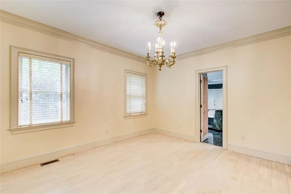 305 Heards Ferry Road, Atlanta, Georgia 30328, 4 Bedrooms Bedrooms, ,5 BathroomsBathrooms,Residential,Sold,305 Heards Ferry Road,7557014
