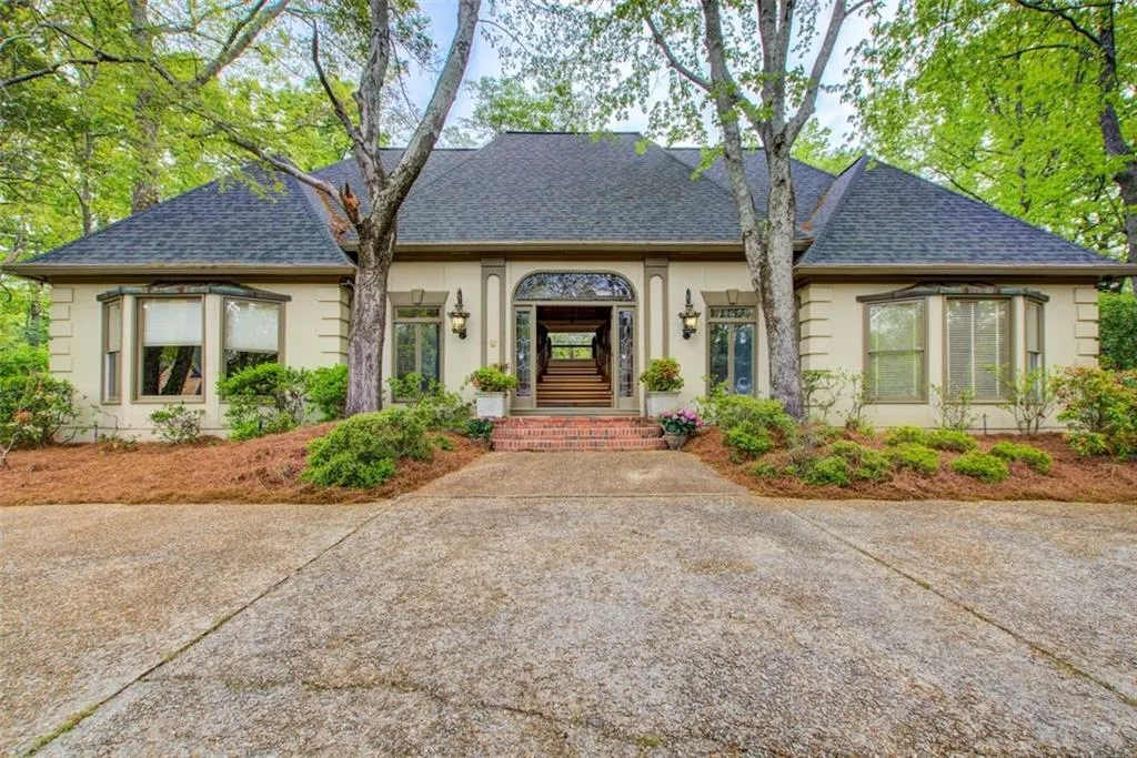 305 Heards Ferry Road, Atlanta, Georgia 30328, 4 Bedrooms Bedrooms, ,5 BathroomsBathrooms,Residential,Sold,305 Heards Ferry Road,7557014