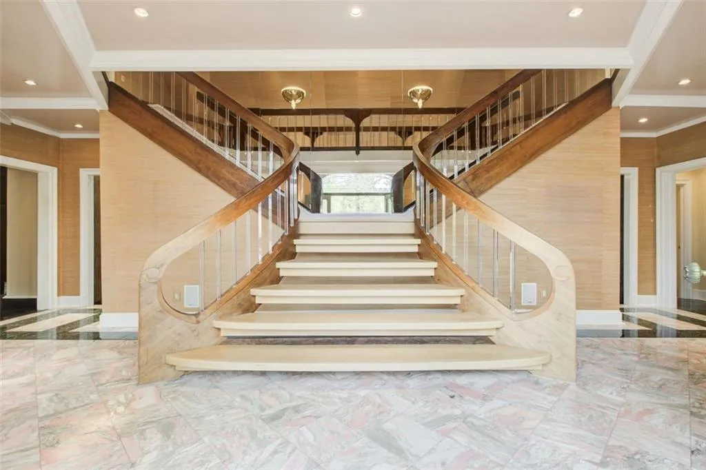 305 Heards Ferry Road, Atlanta, Georgia 30328, 4 Bedrooms Bedrooms, ,5 BathroomsBathrooms,Residential,Sold,305 Heards Ferry Road,7557014