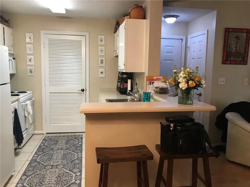 524 Granville Court, Atlanta, Georgia 30328, 1 Bedroom Bedrooms, ,1 BathroomBathrooms,Residential,Sold,524 Granville Court,7075636