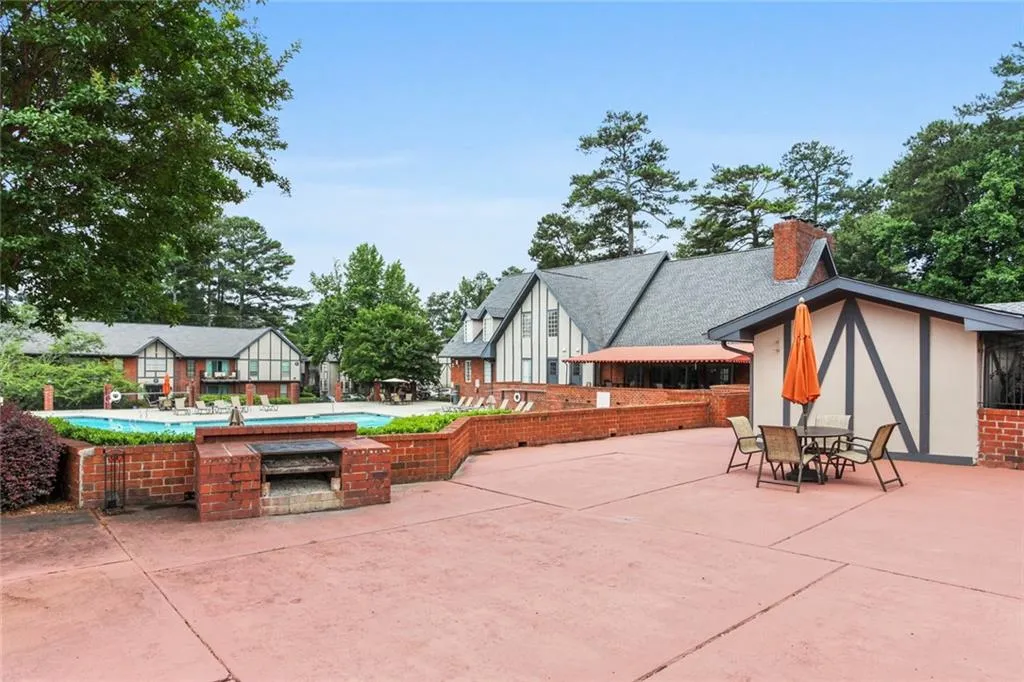 6851 Roswell Road Unit O33, Sandy Springs, Georgia 30328, 2 Bedrooms Bedrooms, ,2 BathroomsBathrooms,Residential,Sold,6851 Roswell Road Unit O33,6906910