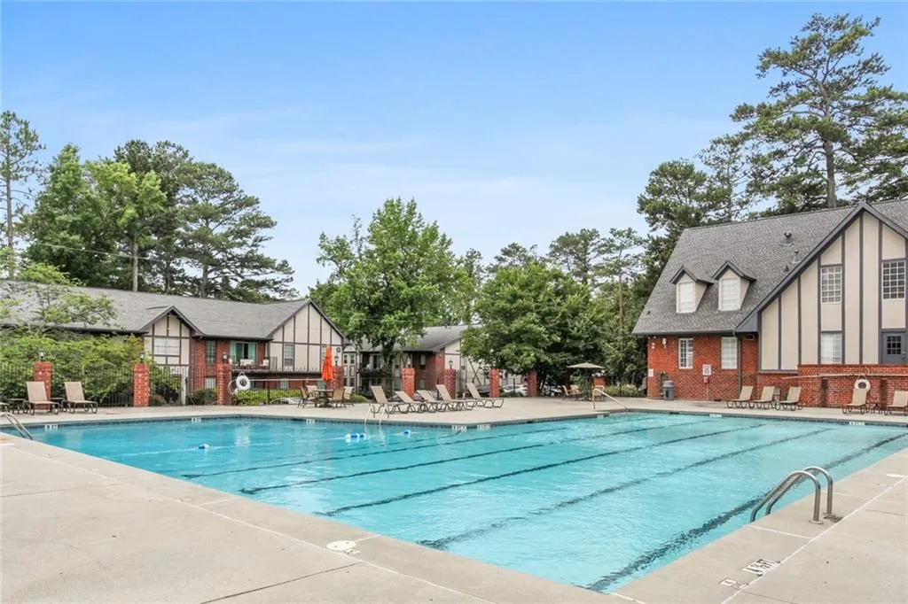 6851 Roswell Road Unit O33, Sandy Springs, Georgia 30328, 2 Bedrooms Bedrooms, ,2 BathroomsBathrooms,Residential,Sold,6851 Roswell Road Unit O33,6906910