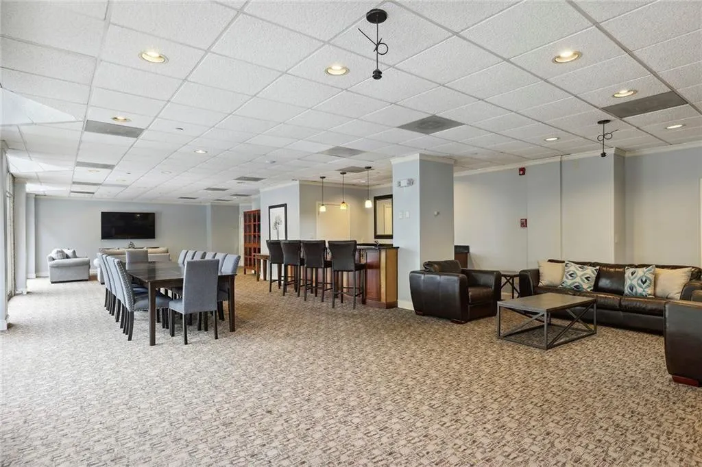 Atlanta, Georgia 30305, 1 Bedroom Bedrooms, 0 ,1 BathroomBathrooms,Residential,For Sale,7766007