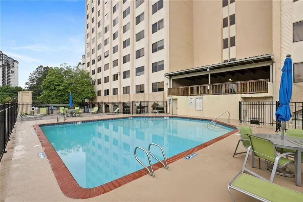 Atlanta, Georgia 30305, 1 Bedroom Bedrooms, 0 ,1 BathroomBathrooms,Residential,For Sale,7766007