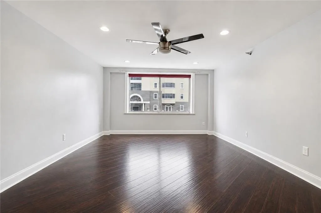 Atlanta, Georgia 30305, 1 Bedroom Bedrooms, 0 ,1 BathroomBathrooms,Residential,For Sale,7766007