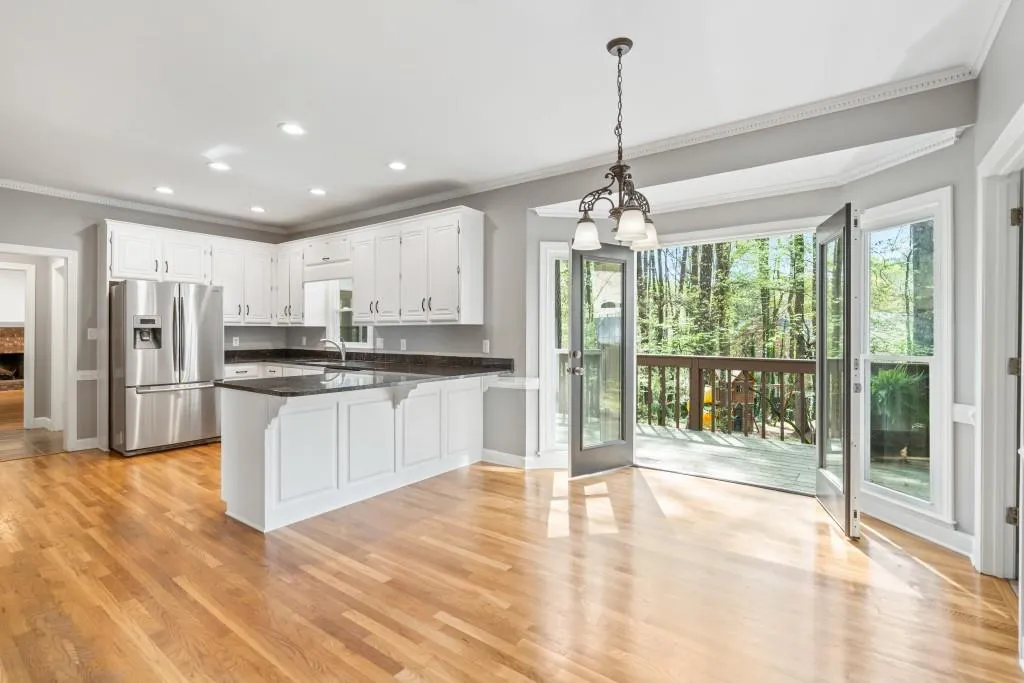 9520 Roberts Drive, Atlanta, Georgia 30350, 4 Bedrooms Bedrooms, ,3 BathroomsBathrooms,Residential,Sold,9520 Roberts Drive,6703954