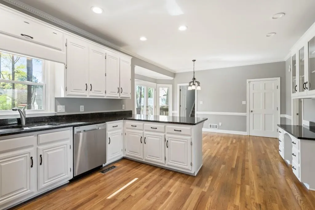 9520 Roberts Drive, Atlanta, Georgia 30350, 4 Bedrooms Bedrooms, ,3 BathroomsBathrooms,Residential,Sold,9520 Roberts Drive,6703954