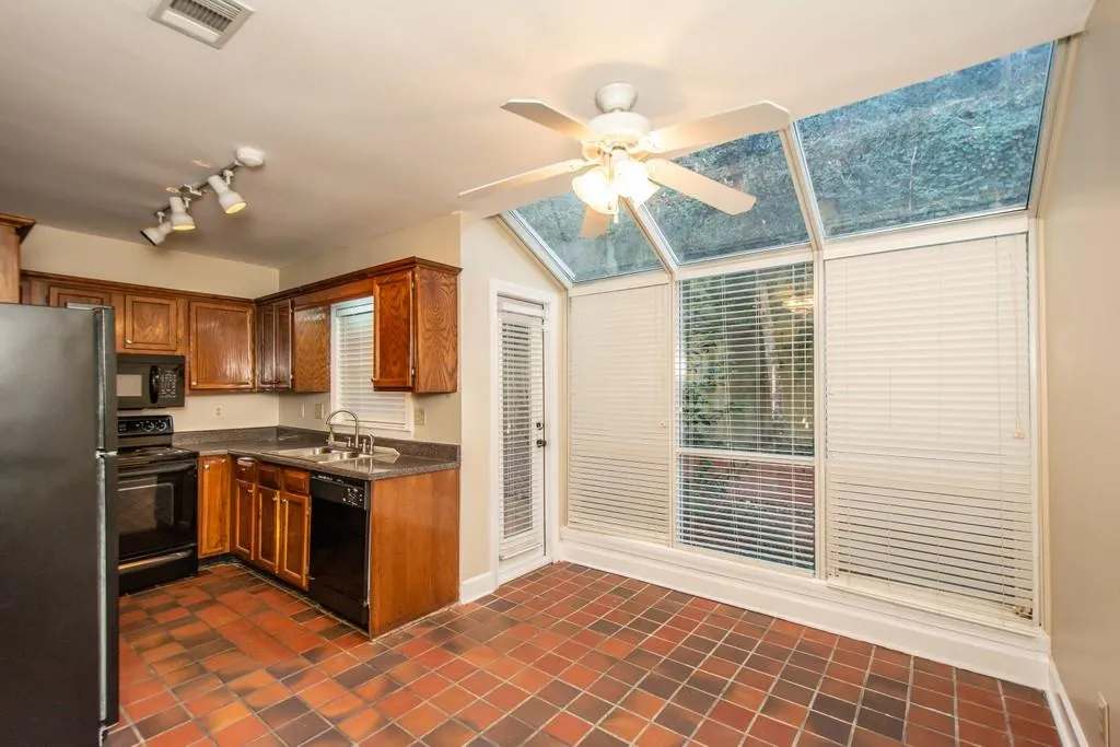 7500 Roswell Road Unit 84, Sandy Springs, Georgia 30350, 2 Bedrooms Bedrooms, ,2 BathroomsBathrooms,Residential,Sold,7500 Roswell Road Unit 84,6834515