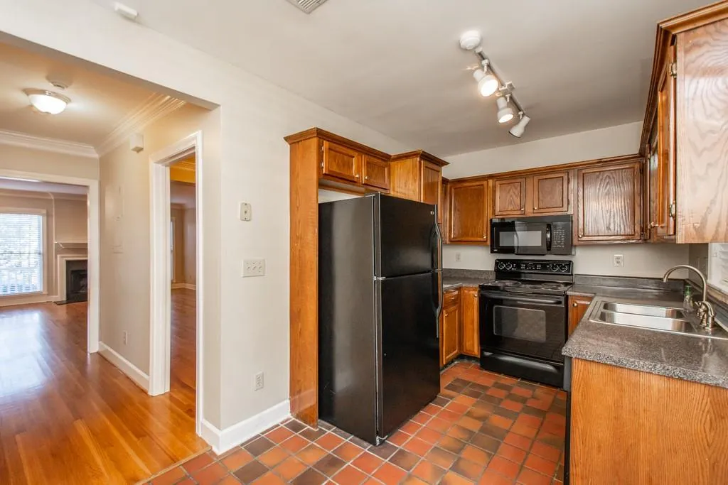 7500 Roswell Road Unit 84, Sandy Springs, Georgia 30350, 2 Bedrooms Bedrooms, ,2 BathroomsBathrooms,Residential,Sold,7500 Roswell Road Unit 84,6834515