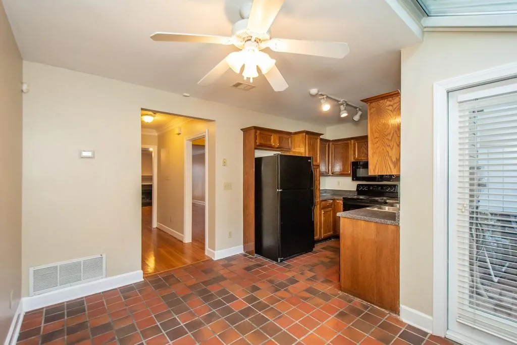 7500 Roswell Road Unit 84, Sandy Springs, Georgia 30350, 2 Bedrooms Bedrooms, ,2 BathroomsBathrooms,Residential,Sold,7500 Roswell Road Unit 84,6834515
