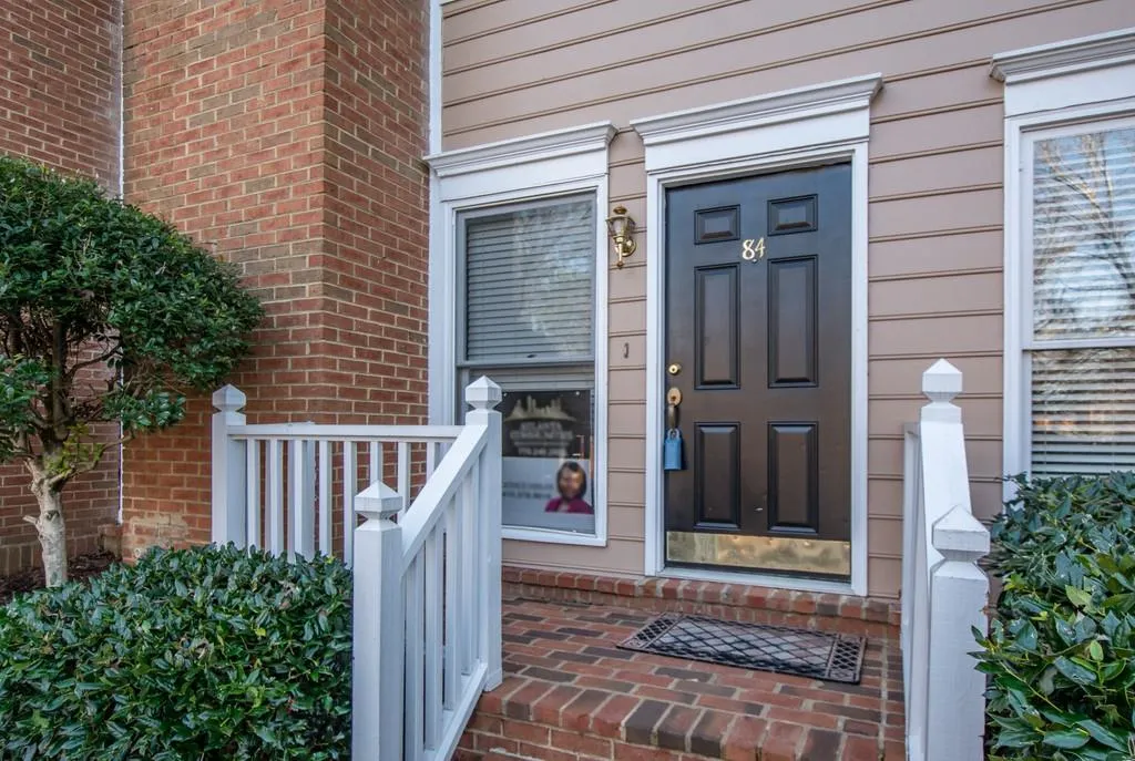 7500 Roswell Road Unit 84, Sandy Springs, Georgia 30350, 2 Bedrooms Bedrooms, ,2 BathroomsBathrooms,Residential,Sold,7500 Roswell Road Unit 84,6834515