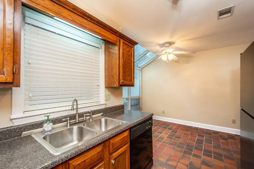 7500 Roswell Road Unit 84, Sandy Springs, Georgia 30350, 2 Bedrooms Bedrooms, ,2 BathroomsBathrooms,Residential,Sold,7500 Roswell Road Unit 84,6834515