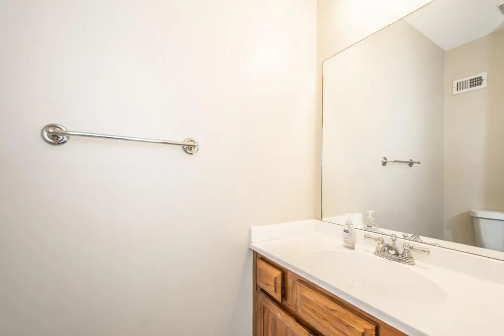 7500 Roswell Road Unit 84, Sandy Springs, Georgia 30350, 2 Bedrooms Bedrooms, ,2 BathroomsBathrooms,Residential,Sold,7500 Roswell Road Unit 84,6834515