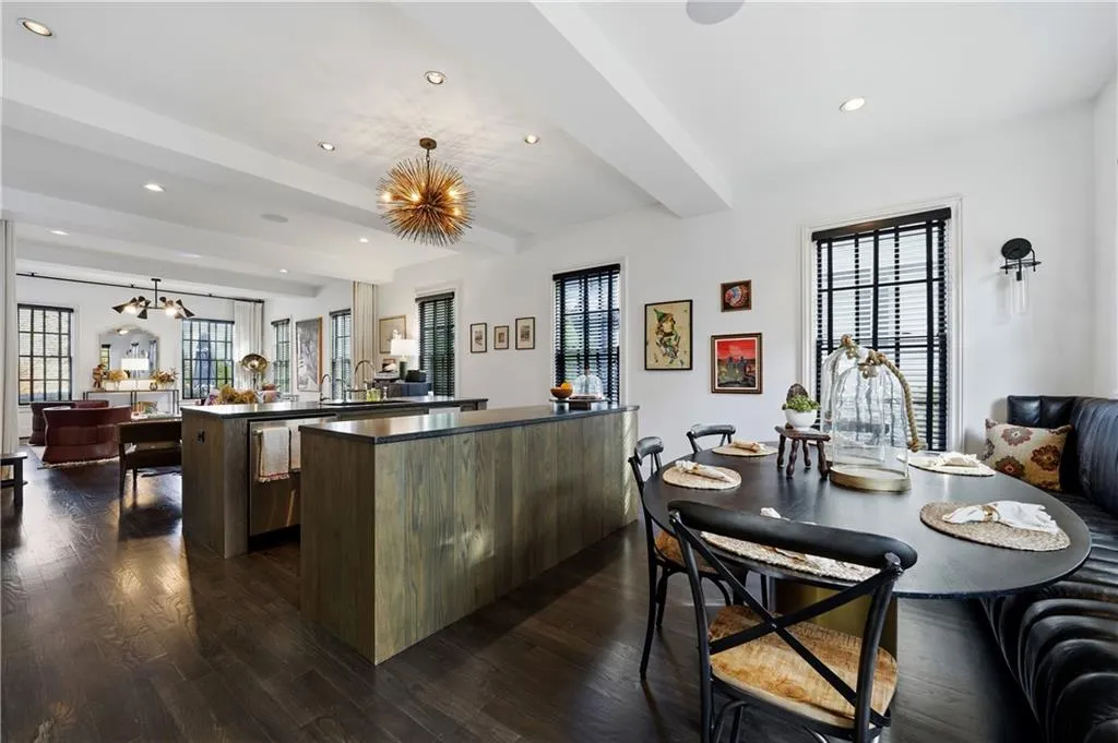 2061 Telfair Circle Ne, Atlanta, Georgia 30324, 3 Bedrooms Bedrooms, ,3 BathroomsBathrooms,Residential,For Sale,2061 Telfair Circle Ne,7684668