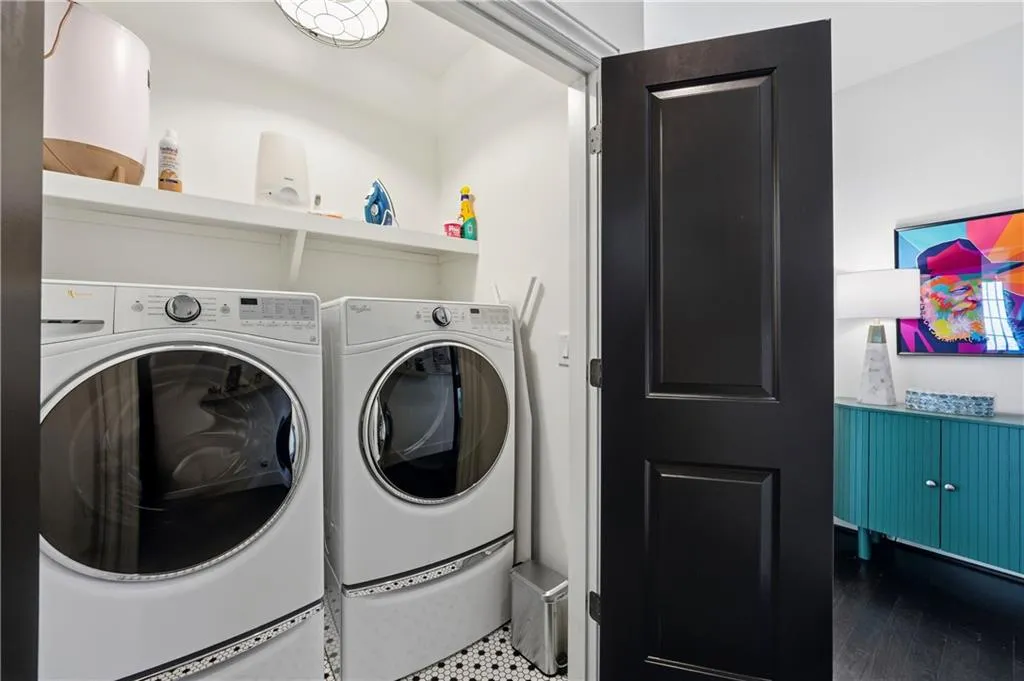 2061 Telfair Circle Ne, Atlanta, Georgia 30324, 3 Bedrooms Bedrooms, ,3 BathroomsBathrooms,Residential,For Sale,2061 Telfair Circle Ne,7684668