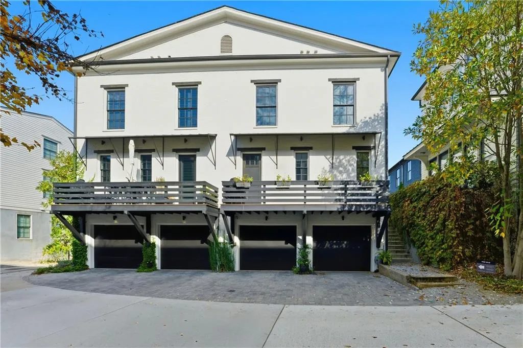 2061 Telfair Circle Ne, Atlanta, Georgia 30324, 3 Bedrooms Bedrooms, ,3 BathroomsBathrooms,Residential,For Sale,2061 Telfair Circle Ne,7684668