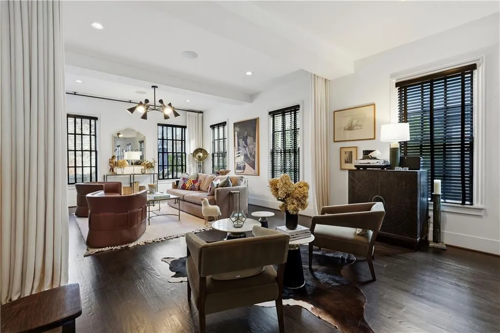 2061 Telfair Circle Ne, Atlanta, Georgia 30324, 3 Bedrooms Bedrooms, ,3 BathroomsBathrooms,Residential,For Sale,2061 Telfair Circle Ne,7684668