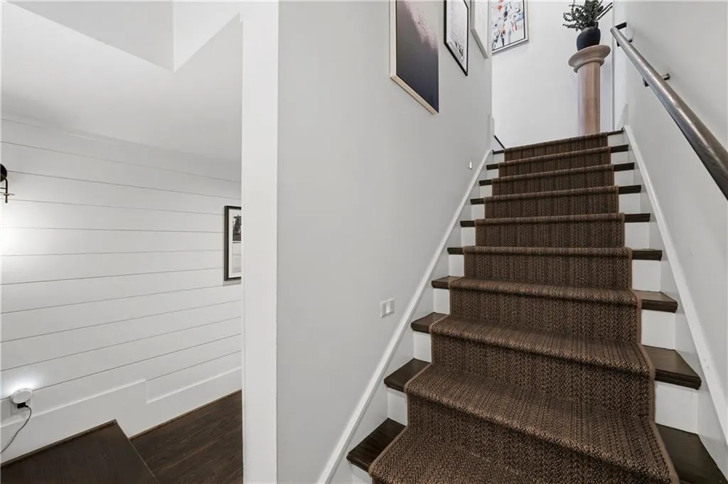 2061 Telfair Circle Ne, Atlanta, Georgia 30324, 3 Bedrooms Bedrooms, ,3 BathroomsBathrooms,Residential,For Sale,2061 Telfair Circle Ne,7684668