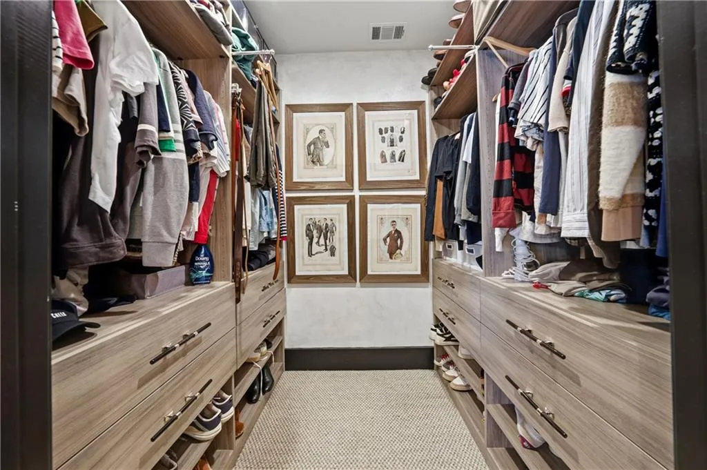 2061 Telfair Circle Ne, Atlanta, Georgia 30324, 3 Bedrooms Bedrooms, ,3 BathroomsBathrooms,Residential,For Sale,2061 Telfair Circle Ne,7684668