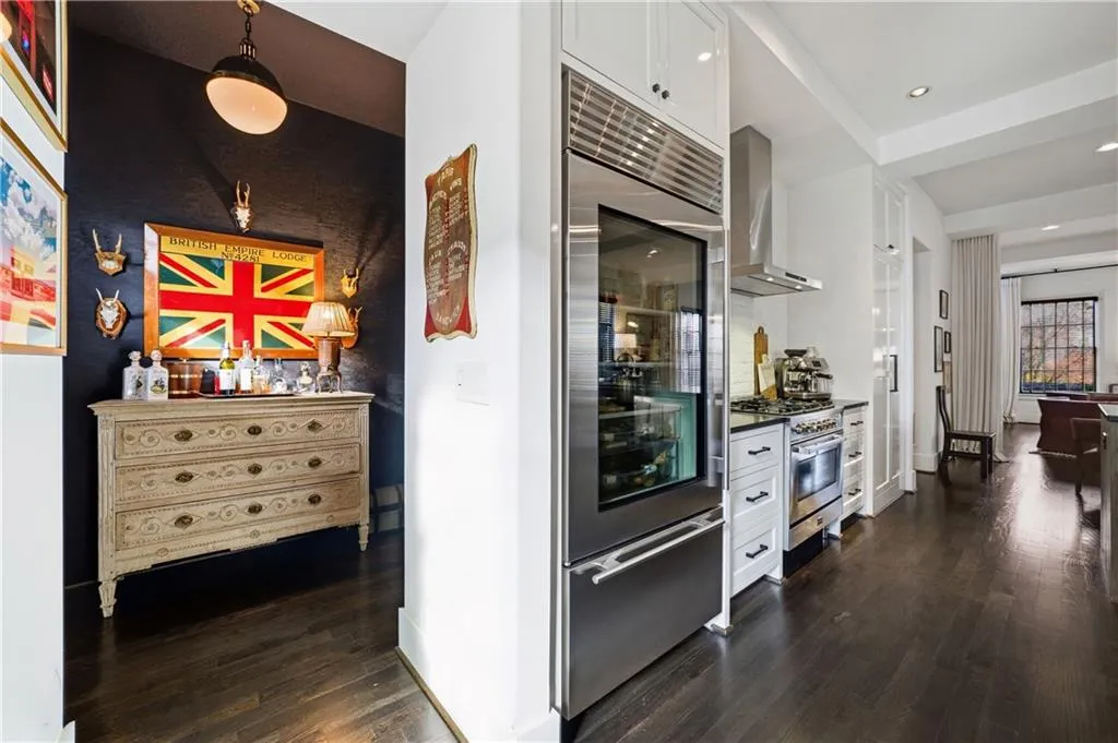 2061 Telfair Circle Ne, Atlanta, Georgia 30324, 3 Bedrooms Bedrooms, ,3 BathroomsBathrooms,Residential,For Sale,2061 Telfair Circle Ne,7684668