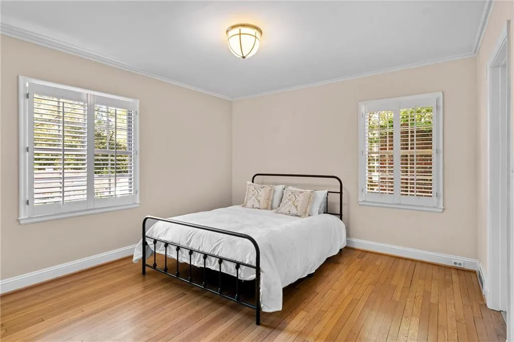 561 Peachtree Battle Avenue Nw, Atlanta, Georgia 30305, 4 Bedrooms Bedrooms, 0 ,3 BathroomsBathrooms,Residential,For Sale,561 Peachtree Battle Avenue Nw,7759346