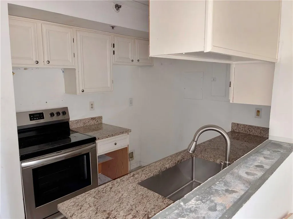795 Hammond Drive Unit 311, Atlanta, Georgia 30328, 1 Bedroom Bedrooms, ,1 BathroomBathrooms,Residential,For Sale,795 Hammond Drive Unit 311,7764674