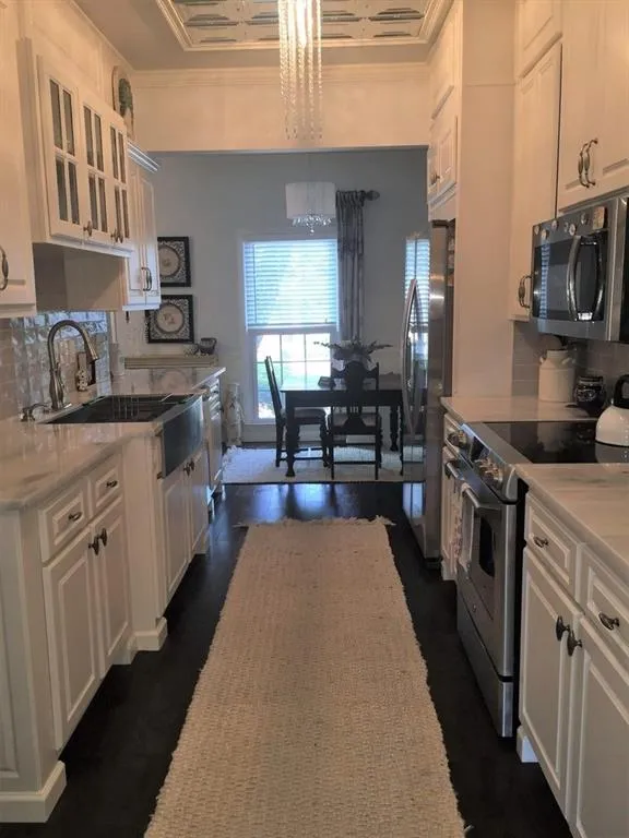 5243 Glenridge Drive, Sandy Springs, Georgia 30342, 3 Bedrooms Bedrooms, ,2 BathroomsBathrooms,Residential,Sold,5243 Glenridge Drive,5955342