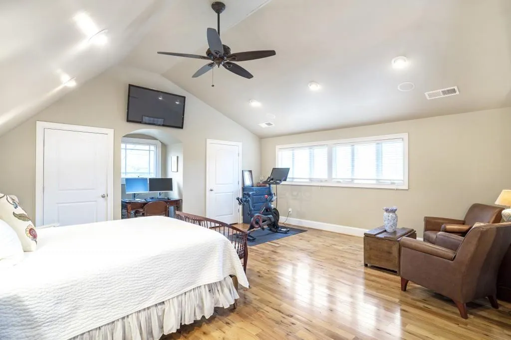 720 E Northway Lane, Atlanta, Georgia 30342, 4 Bedrooms Bedrooms, ,3 BathroomsBathrooms,Residential,Sold,720 E Northway Lane,7014718