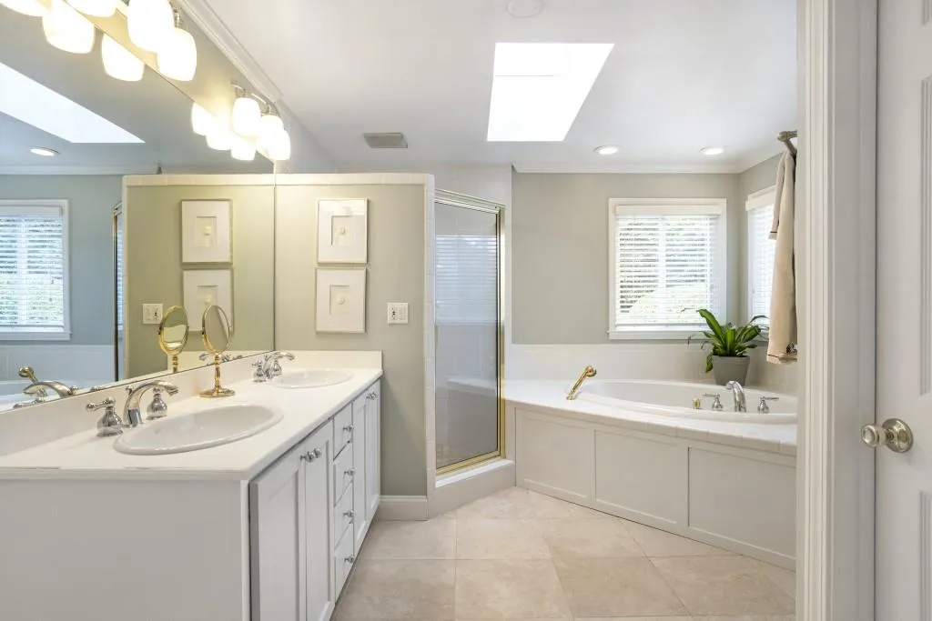 720 E Northway Lane, Atlanta, Georgia 30342, 4 Bedrooms Bedrooms, ,3 BathroomsBathrooms,Residential,Sold,720 E Northway Lane,7014718