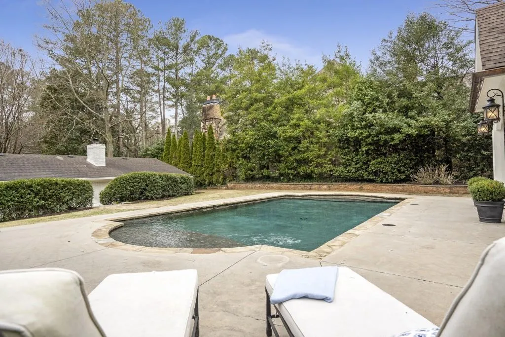 720 E Northway Lane, Atlanta, Georgia 30342, 4 Bedrooms Bedrooms, ,3 BathroomsBathrooms,Residential,Sold,720 E Northway Lane,7014718