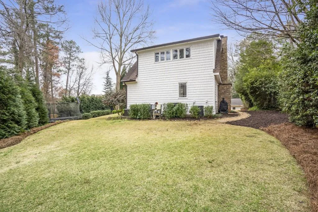 720 E Northway Lane, Atlanta, Georgia 30342, 4 Bedrooms Bedrooms, ,3 BathroomsBathrooms,Residential,Sold,720 E Northway Lane,7014718