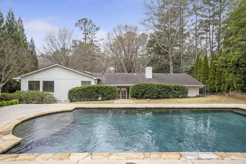 720 E Northway Lane, Atlanta, Georgia 30342, 4 Bedrooms Bedrooms, ,3 BathroomsBathrooms,Residential,Sold,720 E Northway Lane,7014718