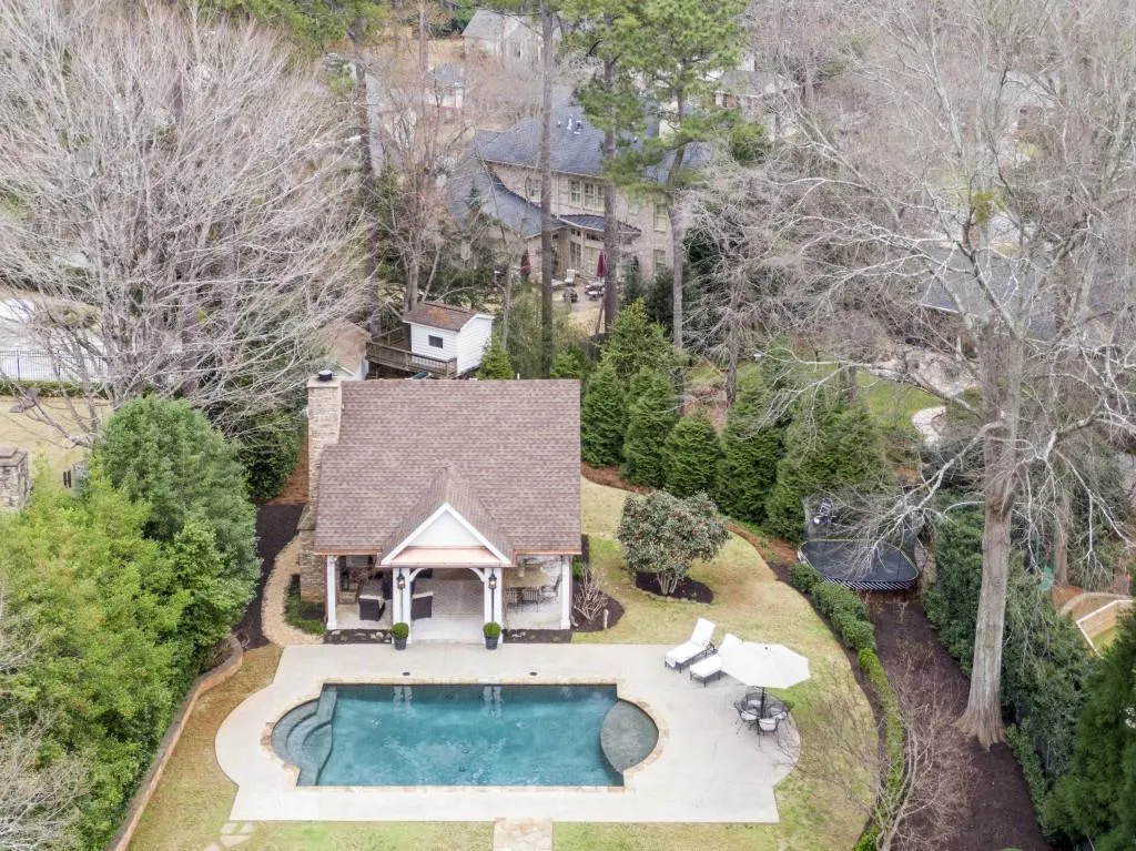 720 E Northway Lane, Atlanta, Georgia 30342, 4 Bedrooms Bedrooms, ,3 BathroomsBathrooms,Residential,Sold,720 E Northway Lane,7014718