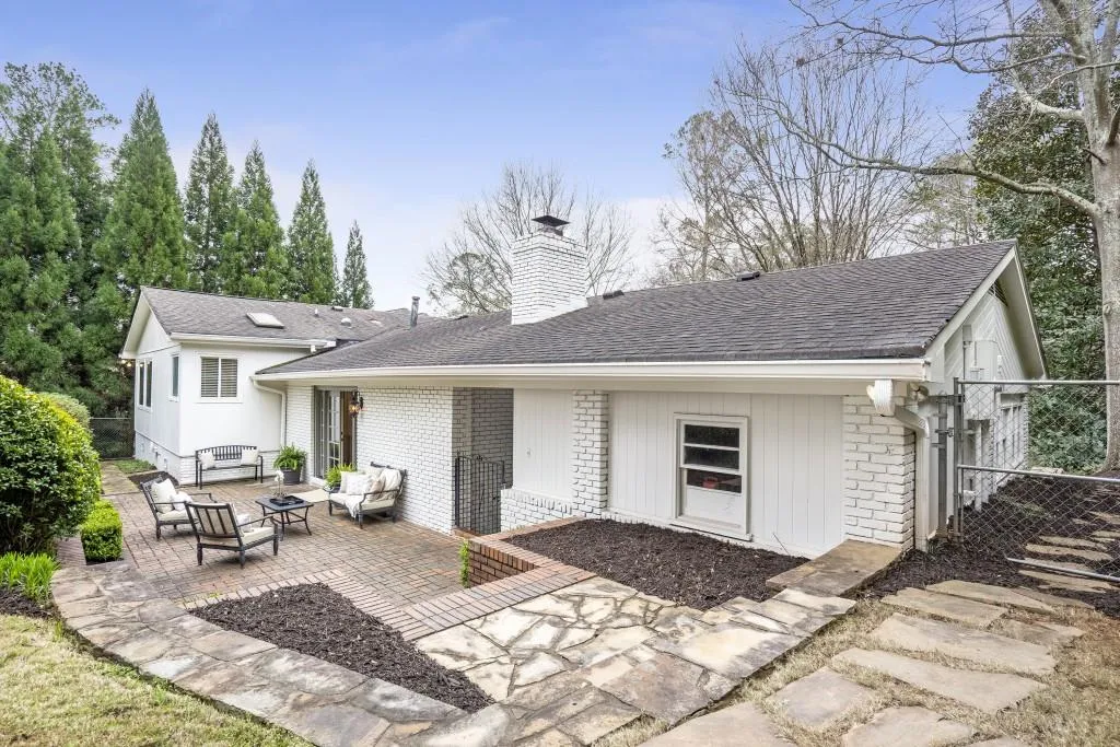 720 E Northway Lane, Atlanta, Georgia 30342, 4 Bedrooms Bedrooms, ,3 BathroomsBathrooms,Residential,Sold,720 E Northway Lane,7014718