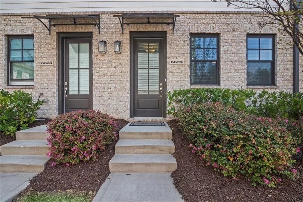 6623 Beacon Drive, Atlanta, Georgia 30328, 3 Bedrooms Bedrooms, ,3 BathroomsBathrooms,Residential,For Sale,6623 Beacon Drive,7741663