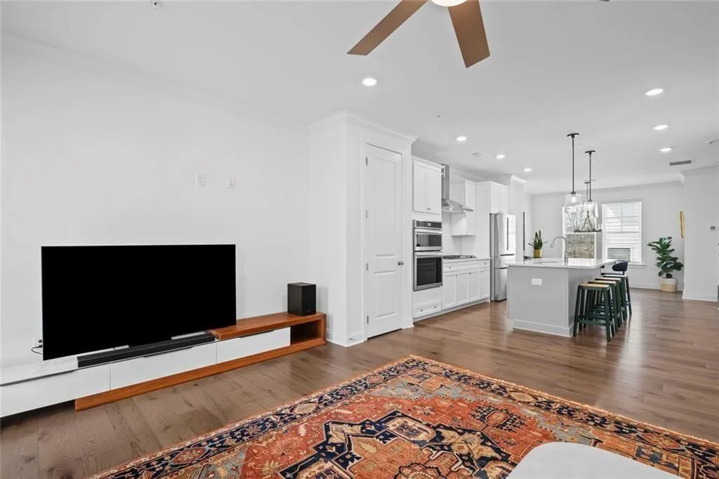 6623 Beacon Drive, Atlanta, Georgia 30328, 3 Bedrooms Bedrooms, ,3 BathroomsBathrooms,Residential,For Sale,6623 Beacon Drive,7741663